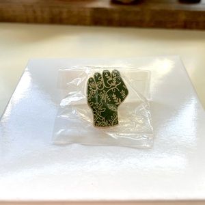 NWT Propagate Goodness Green Hand Pin